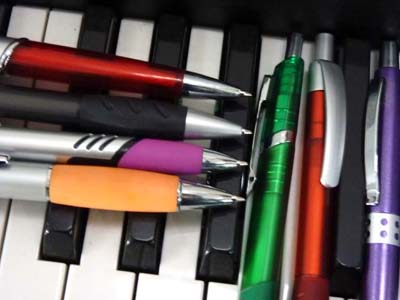 全网最低价广告促销礼品笔半金属葫芦笔圆珠笔百款混搭