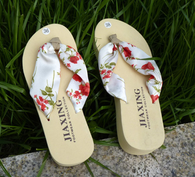 夏季凉拖鞋女韩国时尚个性人字拖沙滩拖浴室拖