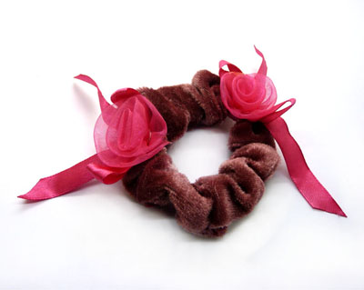  绒布花朵花环头饰 